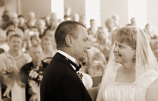 jon-sues-wedding-391-sepia